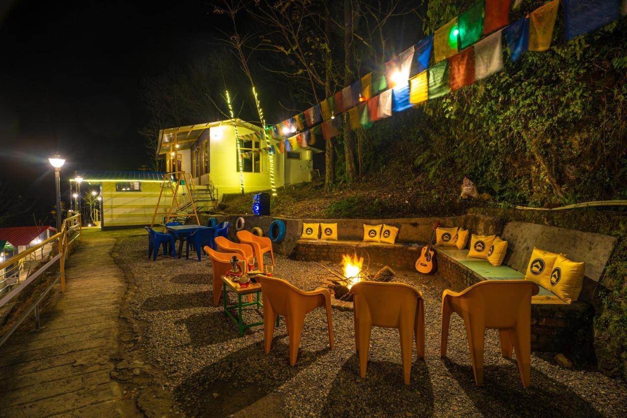 The Hosteller Mussoorie By The Streamside, Kempty 外观 照片