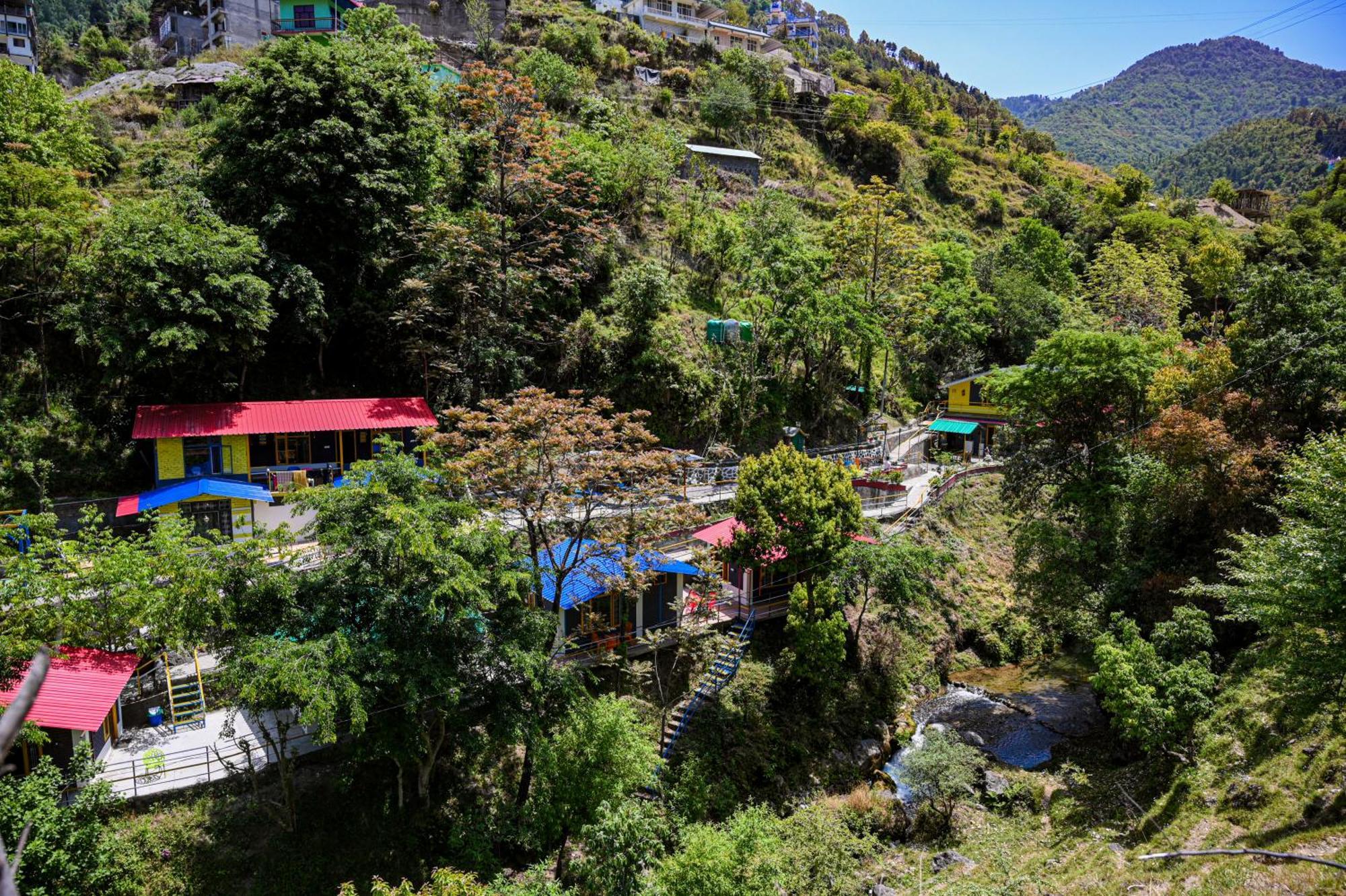 The Hosteller Mussoorie By The Streamside, Kempty 外观 照片